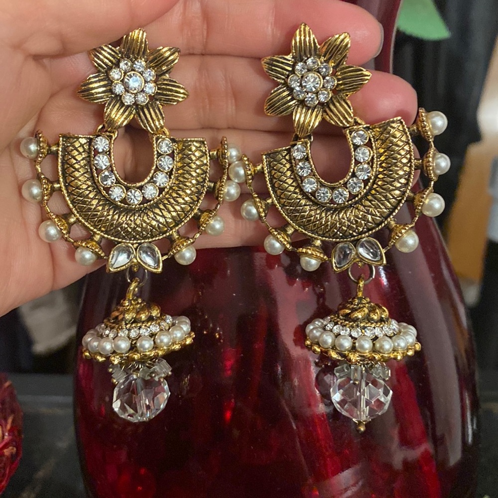 Dangling earrings